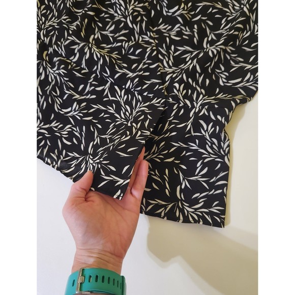 NWT White House Black Market faux wrap surplice top large - Picture 4 of 10